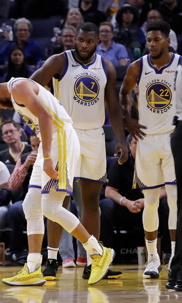 Warriors lose Stephen Curry to broken hand, look for answers